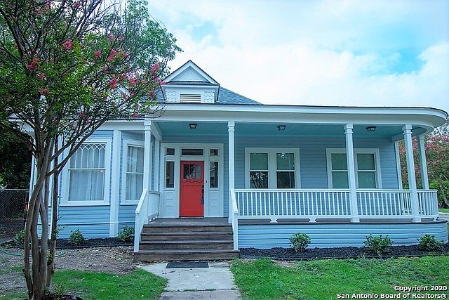 1st image of 831 Burleson St