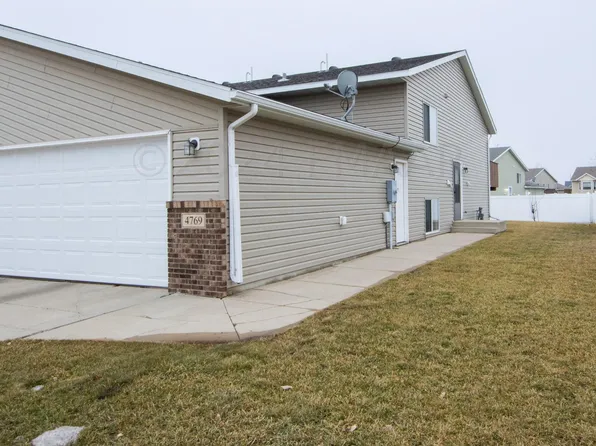 4769 52nd St S, Fargo, ND 58104
