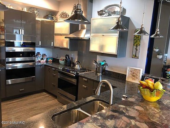5th image of 105 W Danaher St Unit 414