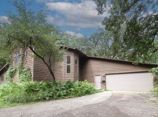 404 Hennessy Ct, Gilberts, IL 60136