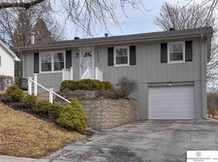 6209 N 68th St, Omaha, NE 68104