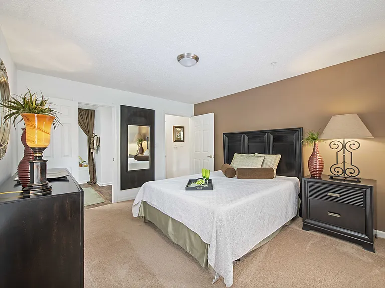 Hollis 7601 — Photo 21