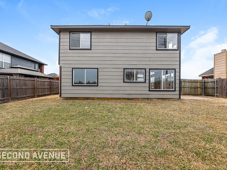 12931 Parker Ct — Photo 18