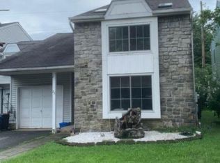 28 Winchester Dr, East Windsor, NJ 08520