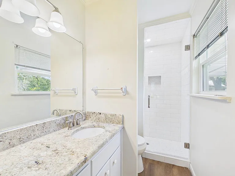 1206 Crenwelge Dr — Photo 20