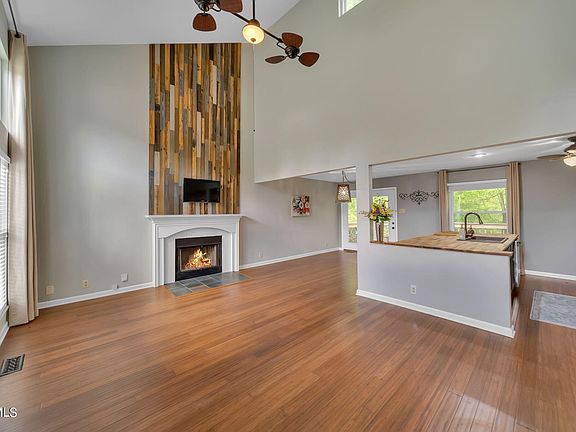 3rd image of 1437 Francis Station Dr