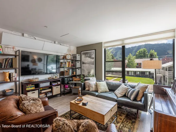 105 Mercill Ave Unit 203, Jackson, WY 83001