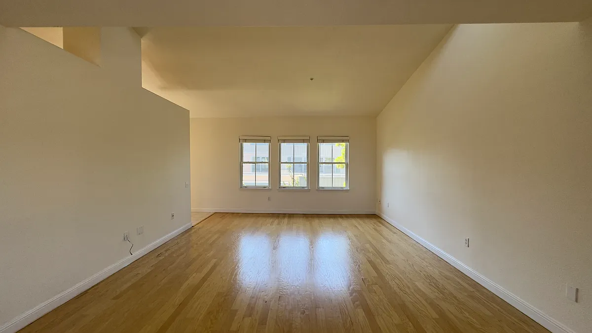 Building Photo - 435 Sheridan Ave #302