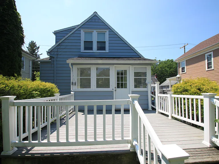 38 Glenwood Blvd — Photo 21