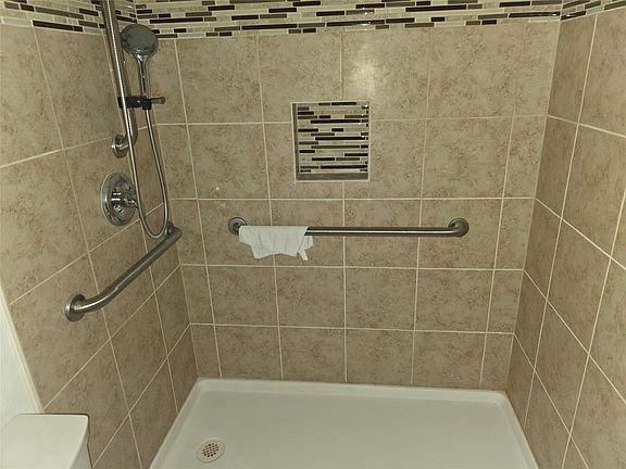 2nd image of 1109 Dunstan Dr