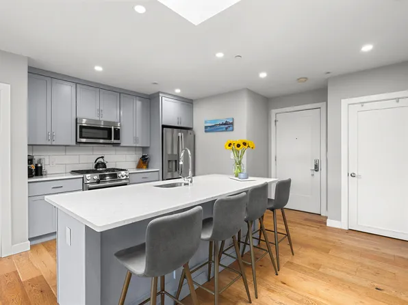 10 Everett St #402, Boston, MA 02128