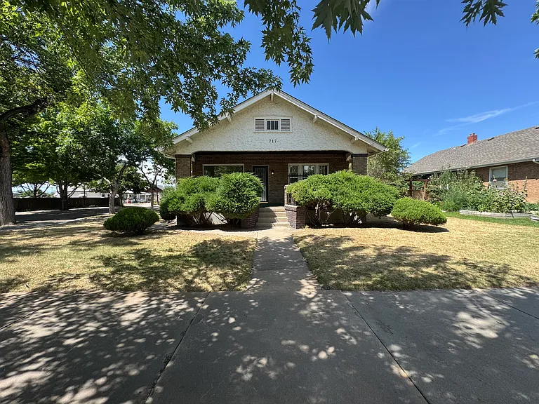 717 Minnequa Ave — Photo 1