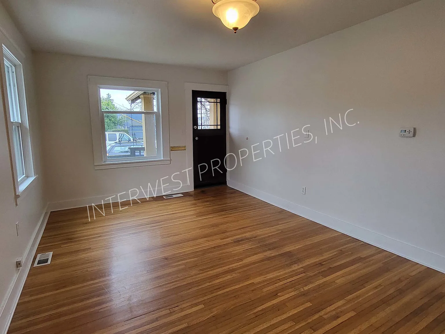 3 bed, 1302 sqft, $2,795 — Photo 3