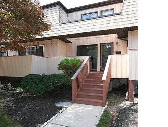 5th image of 36 Heritage Dr