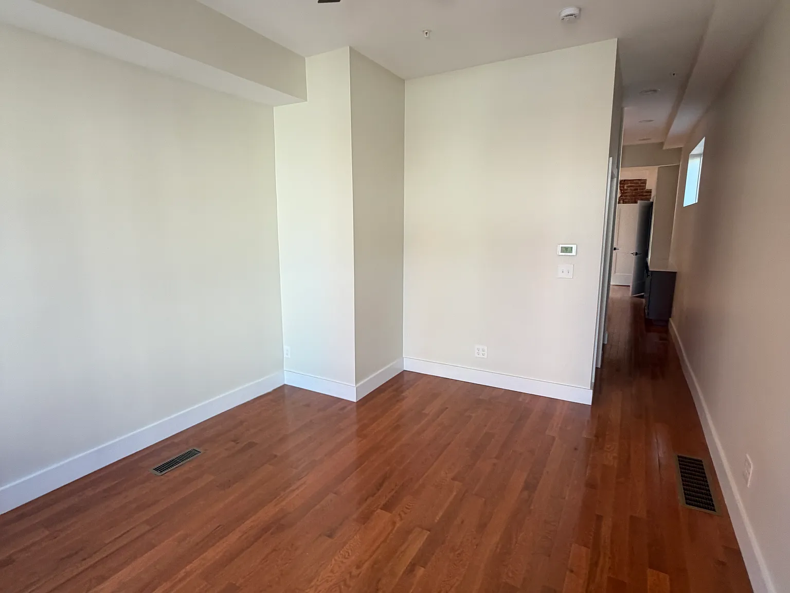 3 bed, 2.5 bath, 1450 sqft, $3,500 — Photo 2