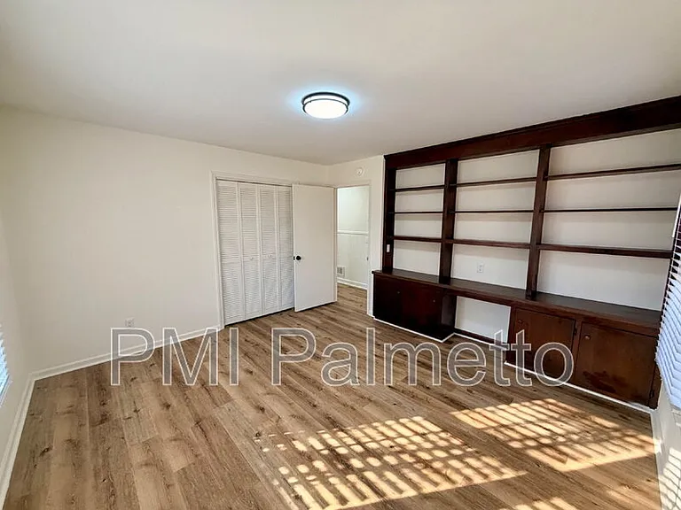 222 Indian Creek Cir — Photo 10