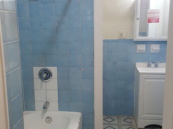 1st floor bathroom