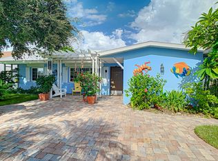 15805 2nd St E, Redington Beach, FL 33708