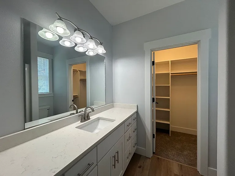 786 Maple St — Photo 17