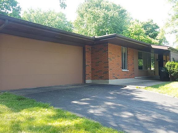 3rd image of 2327 Ivy Crest Dr