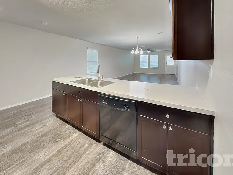 8518 Amistad Cv — Photo 6