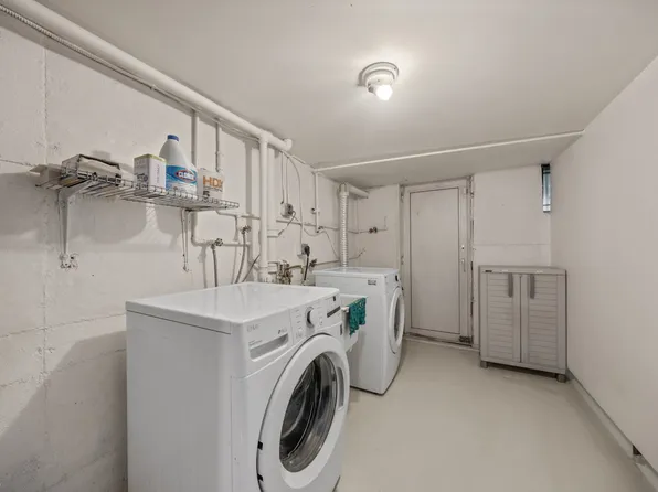 75-27 Furmanville Avenue image 17 of 19