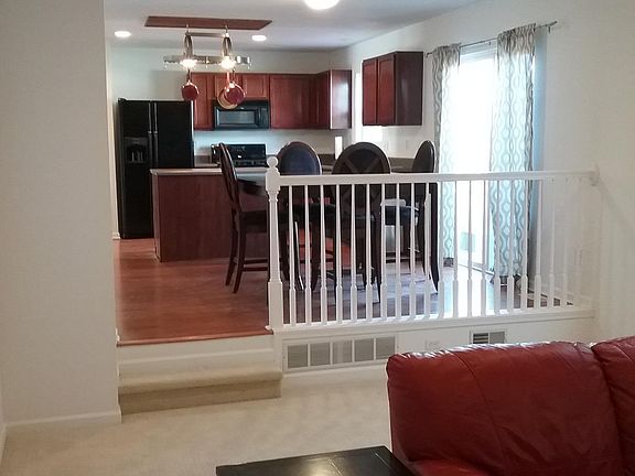 3rd image of 7455 Peregrine Ln