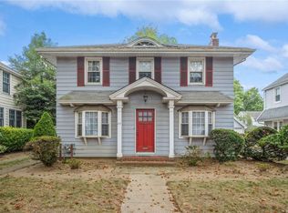 82 Hudson Rd, Floral Park, NY 11001