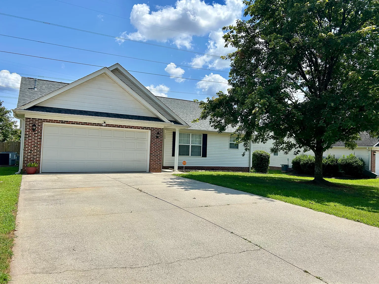 3 bed, 1571 sqft, $2,000 — Photo 3