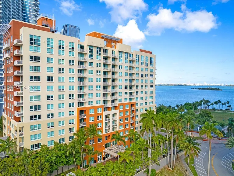 2000 N Bayshore Dr #909 — Photo 15