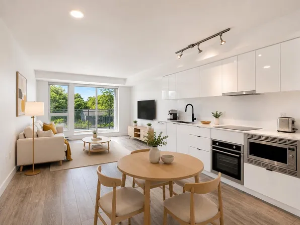 630 Broadway E #308, Vancouver, BC V5Z 1G1
