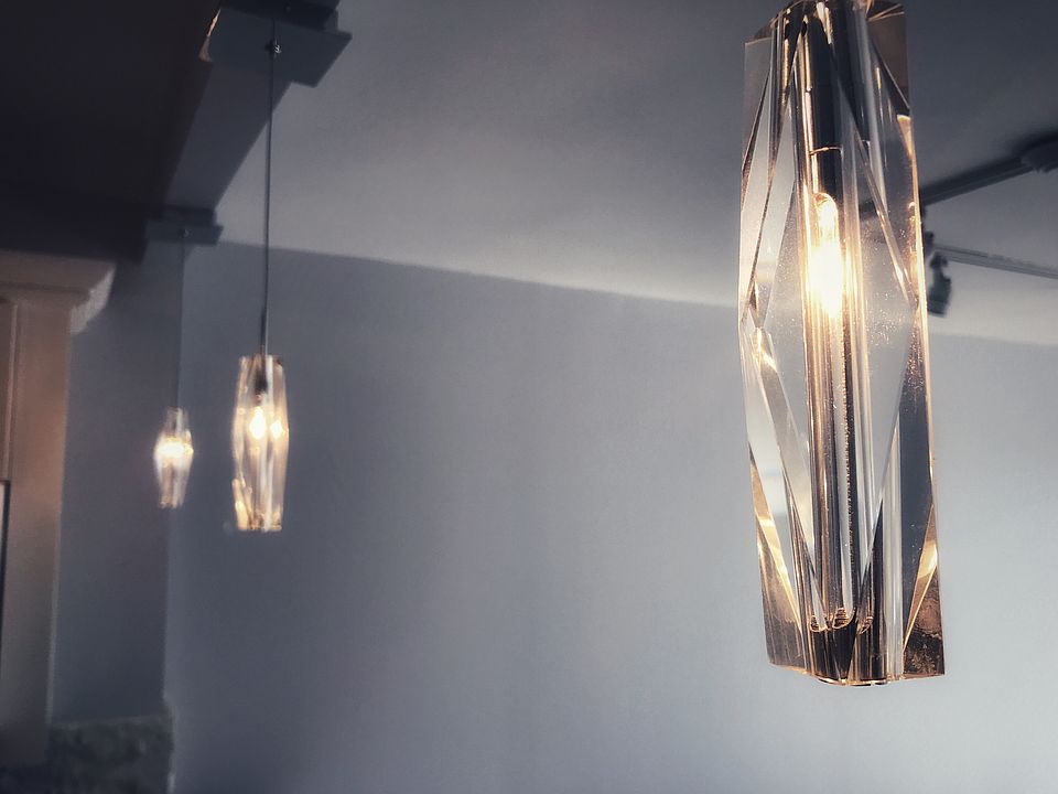 Crystal pendants above breakfast bar.
