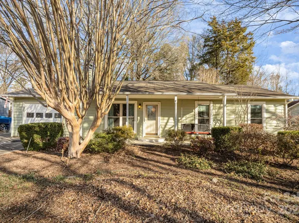 6626 Woodthrush Dr, Charlotte, NC 28227