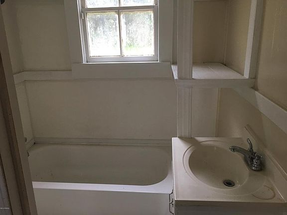 2nd image of 503 Saint Anne St