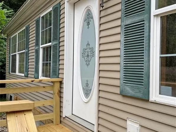 236 Dry Branch Dr, Charleston, WV 25306
