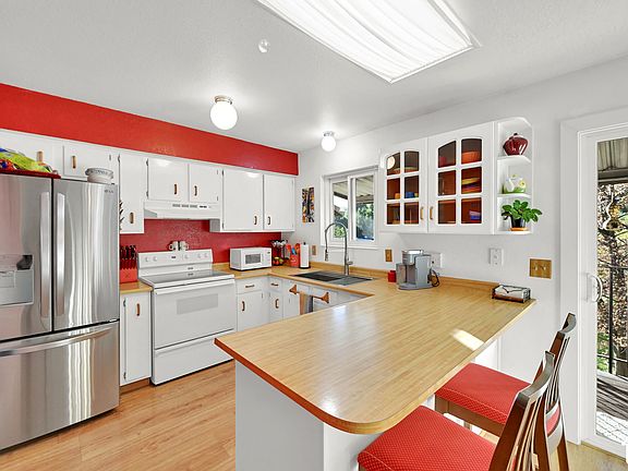5th image of 756 E Rainforest Dr