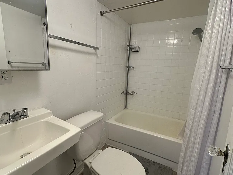 1111 Strand Pl #A — Photo 17