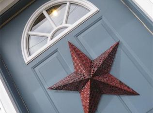 10 Upton St, Chicopee, MA 01013