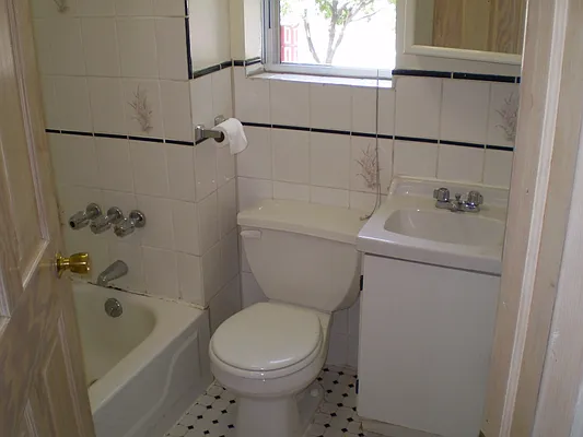 Rented by Maximus Realty Group | media 11
