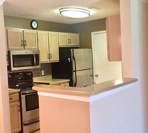 3rd image of 2011 N Highway 17 Unit 1700B