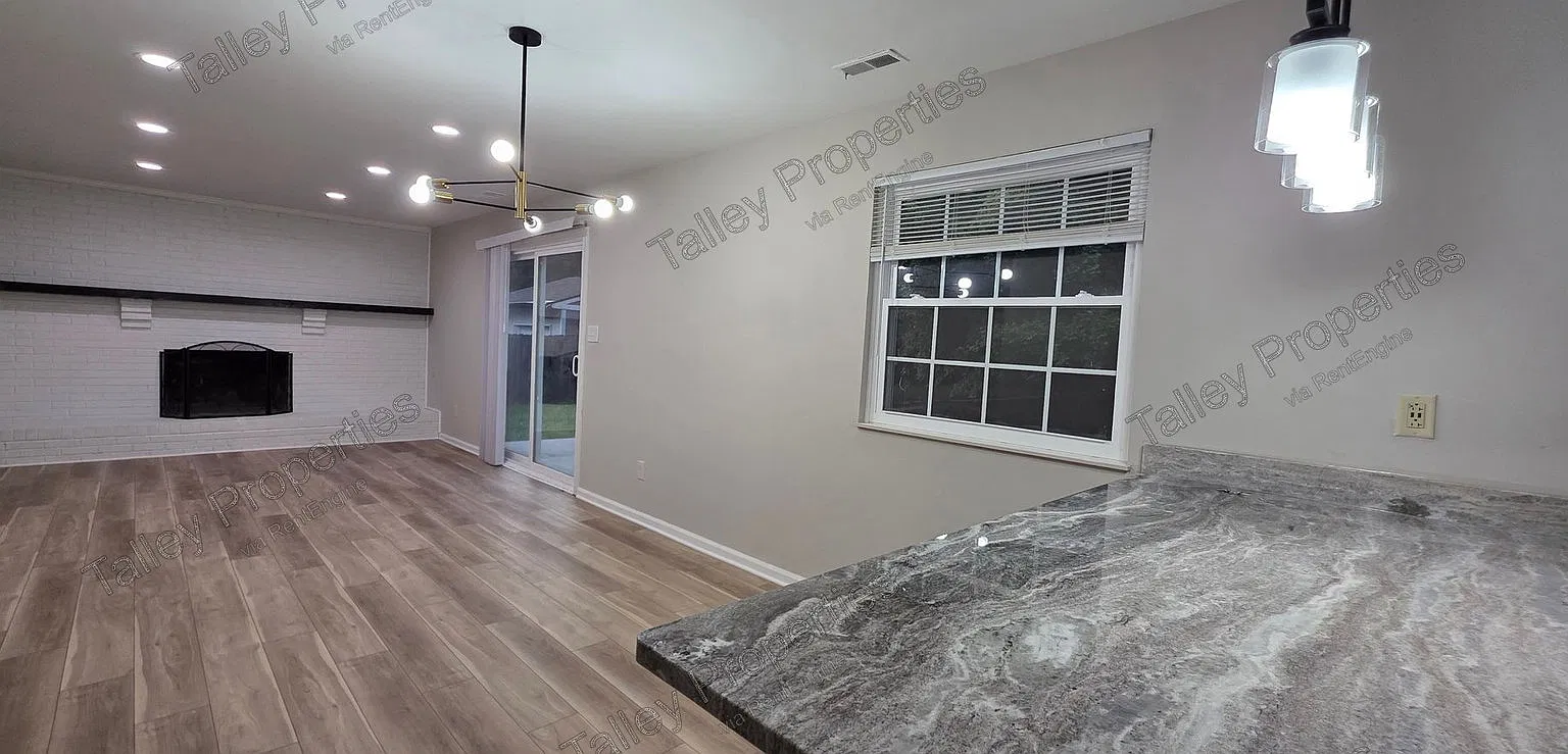 4 bed, 2.5 bath, 1980 sqft, $2,395 — Photo 2