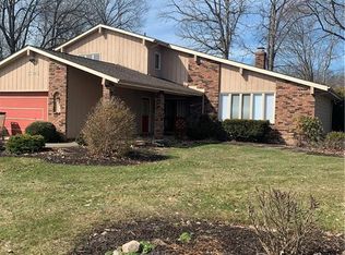 31925 N Roundhead Dr, Solon, OH 44139