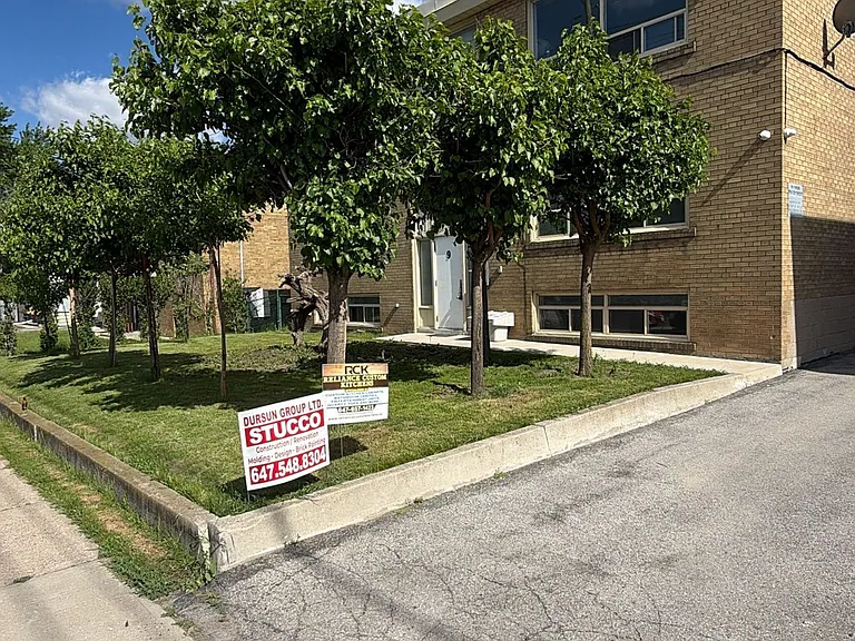 9 Allenby Ave #4 — Photo 1