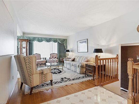 4th image of 45 Rivercrest Rd