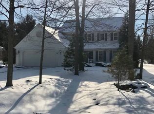 262 Manor Brook Dr, Chagrin Falls, OH 44022