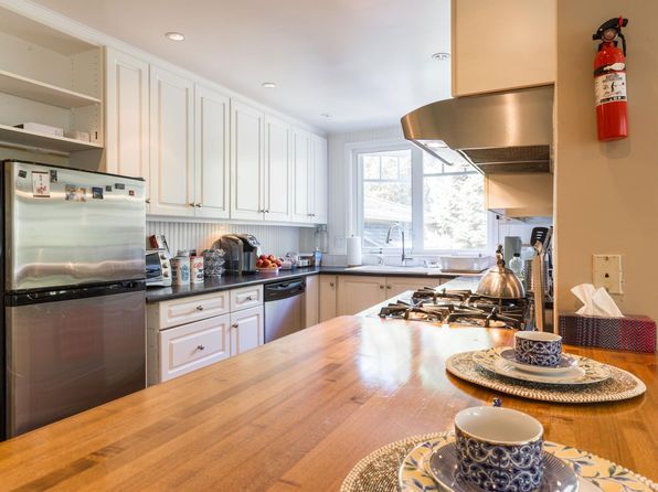 6 bedroom rental in Vancouver — photo 32