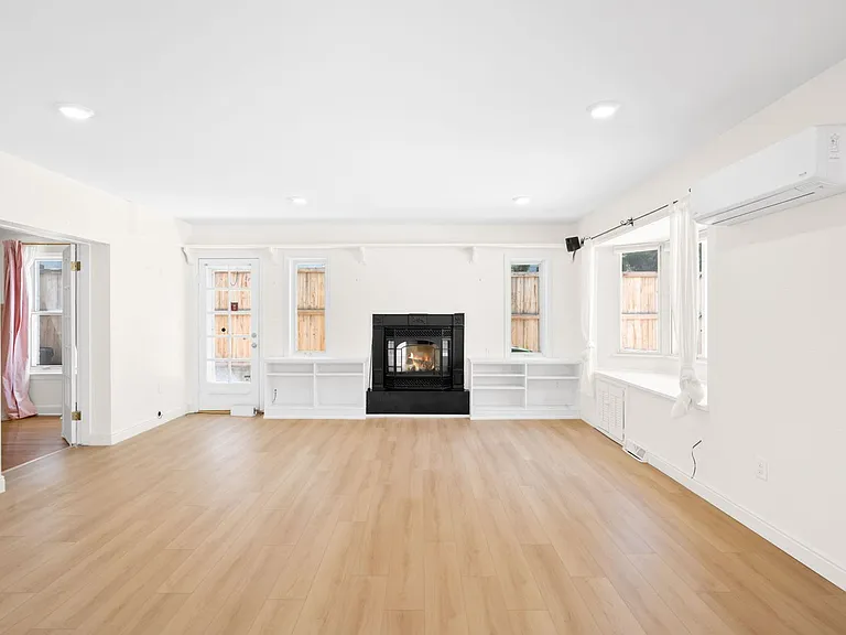525 Forest St — Photo 7
