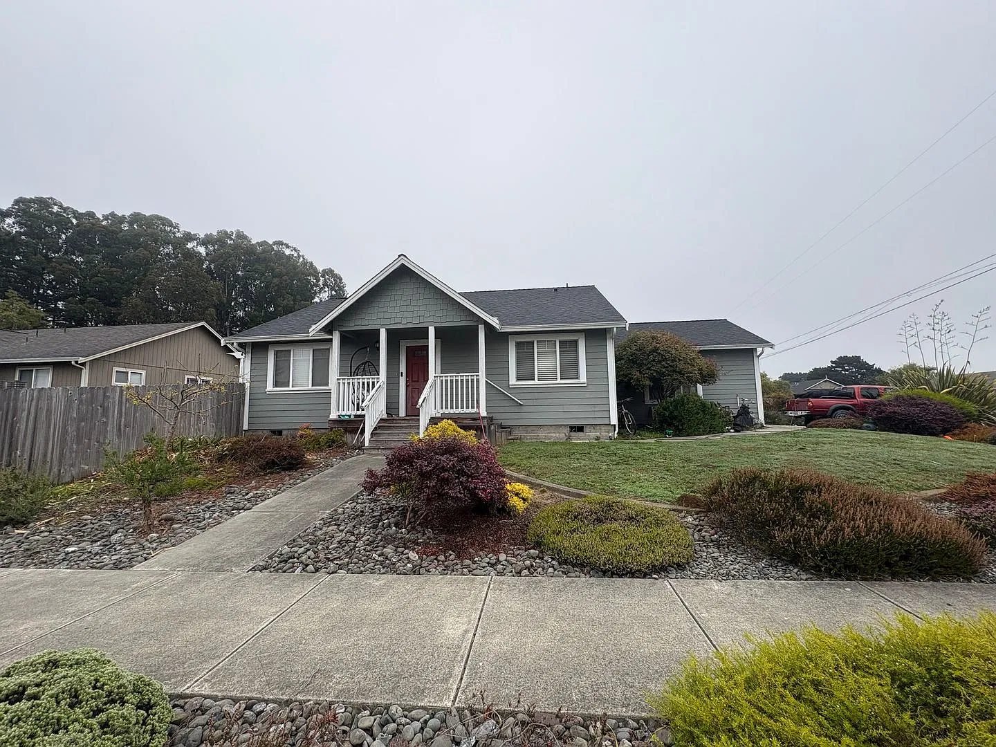 3 Bed 2 Bath Home — Photo 1