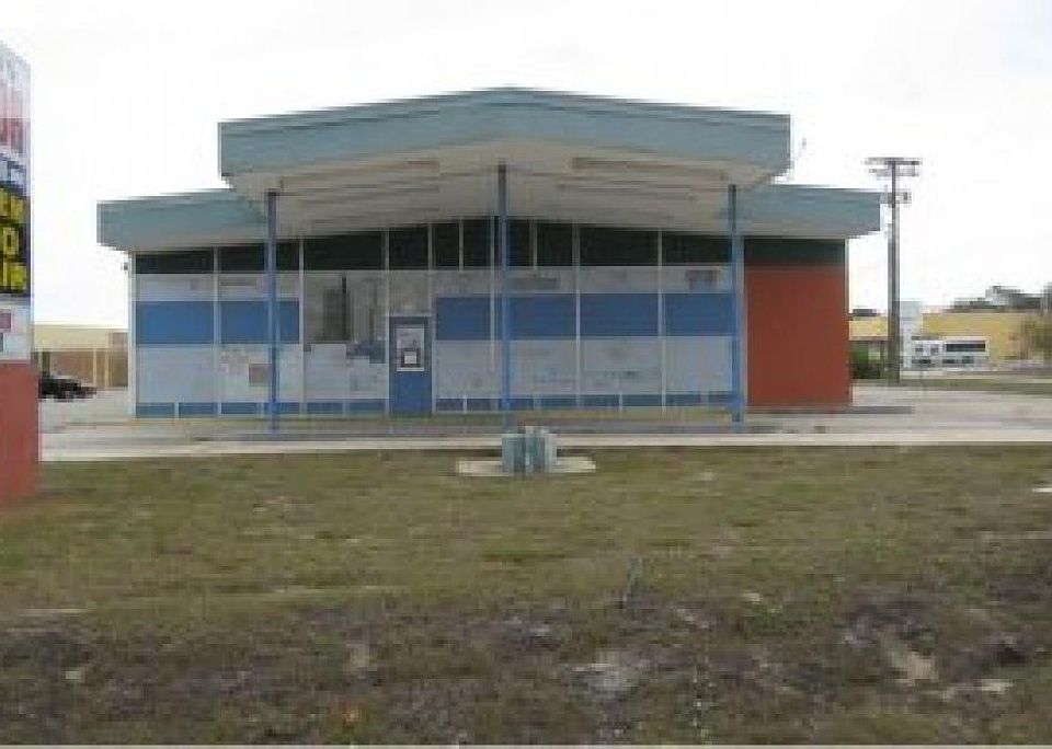 2nd image of 944 Rockledge Blvd