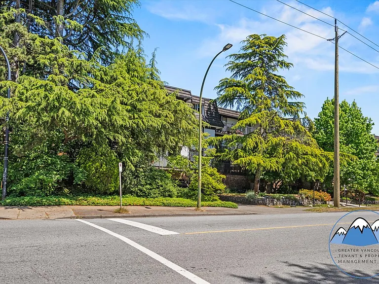 270 3rd St W — Photo 22